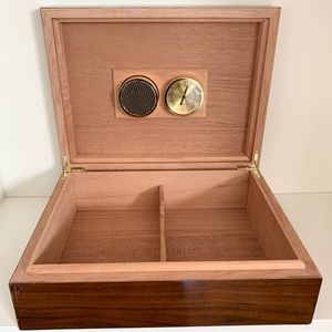 Cherry wood humidor cigar box